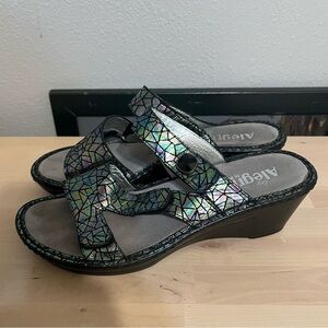 Alegria Tectonic Loti Iridescent Wedge Slide Sandal Women size 39 US 8.5-9